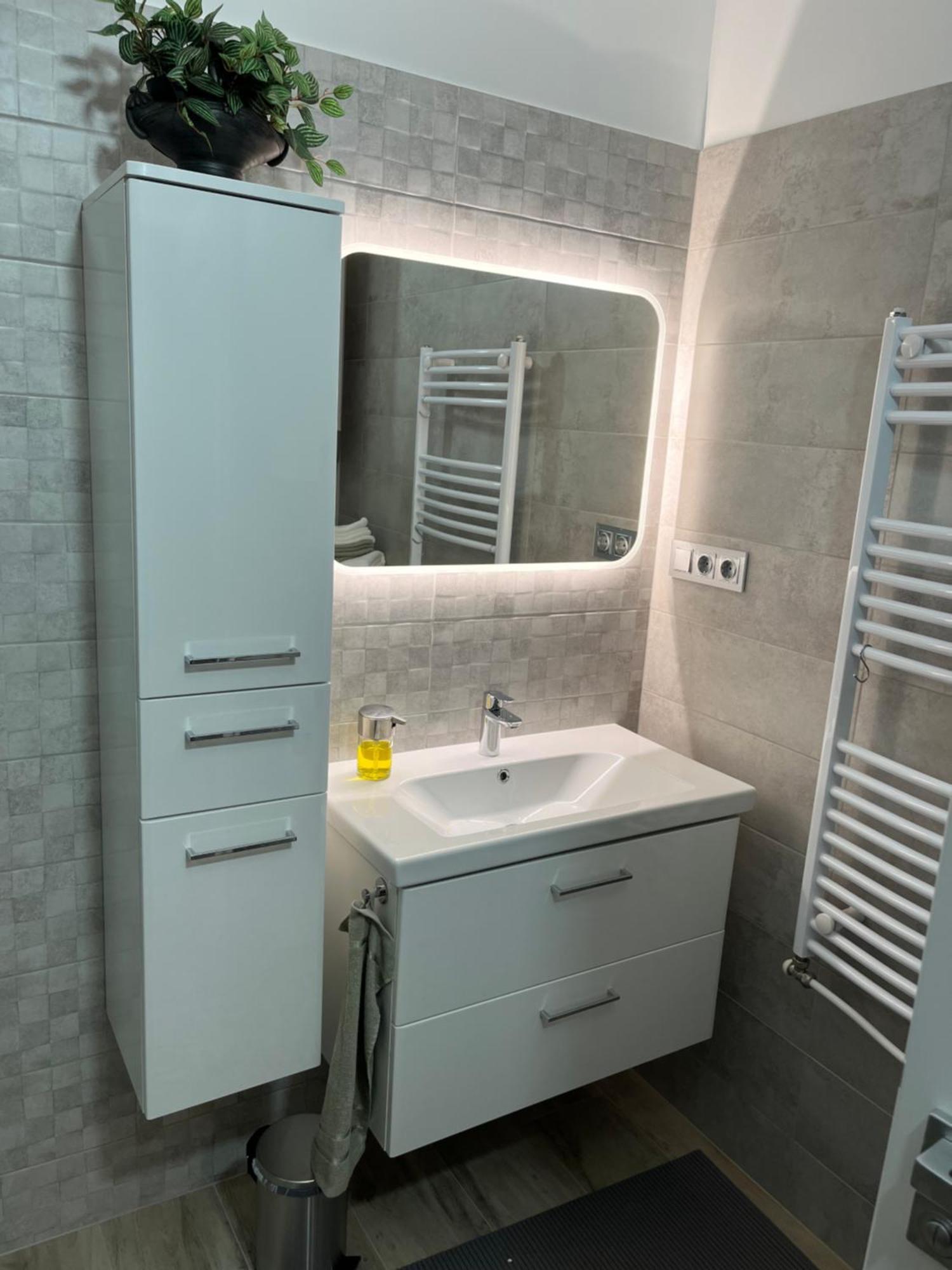Ildiko's 2 Bedroom Cosy Appartamento *